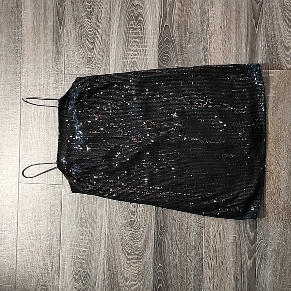 Banana Republic Dresses & Skirts - ⛅️ Banana Republic sequin Shift Dress ⛅️